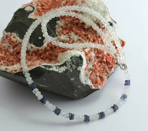 Regenbogen Mondstein mit Iolith Halskette in 925 Silber Verschluss