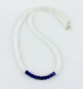 Regenbogen Mondstein mit Lapis Lazuli Halskette in 925 Silber Verschluss